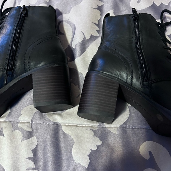 Sole Society brand new leather boots with block heel. genuine leather. - Picture 6 of 9